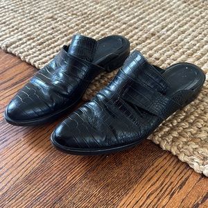 Freda Salvador Keen Mules